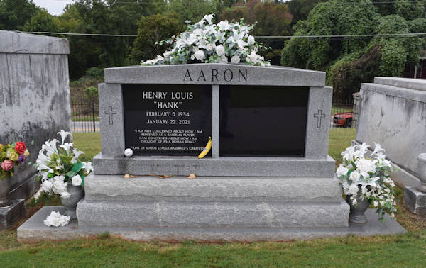 Hank Aaron grave