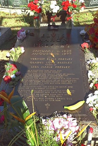 Elvis Presley grave