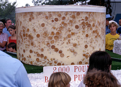 The 1-ton banana pudding at the 1981 Banana Festival in Fulton KY - S. Fulton TN