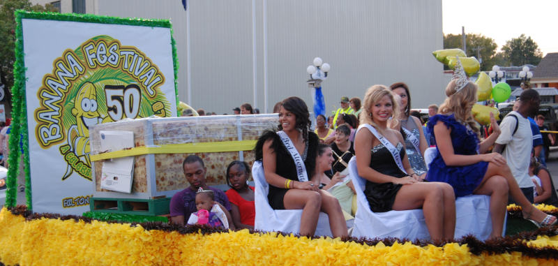 Festival Queen and 1 ton banana pudding parade float at the 2012 Banana Festival in Fulton KY - S. Fulton TN